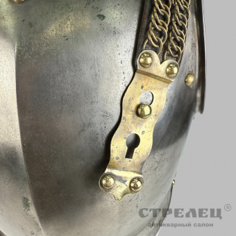 фото — кираса, шлем и палаш французского тяжелого кирасира, 1834 год